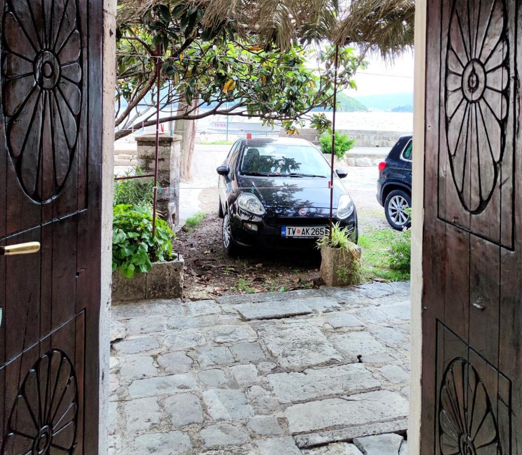 Charming Bohemian House In Perast Villa Exterior foto