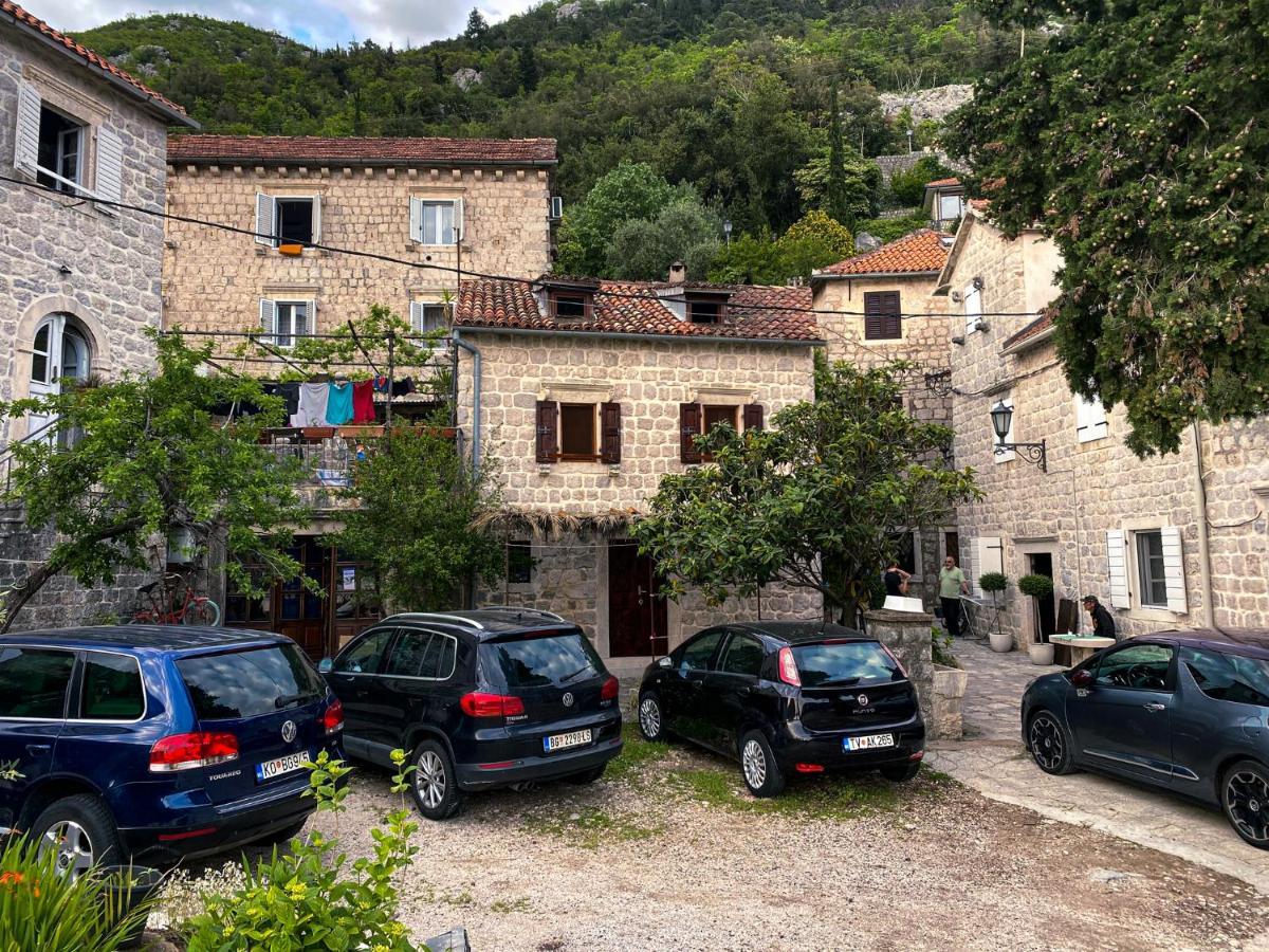 Charming Bohemian House In Perast Villa Exterior foto