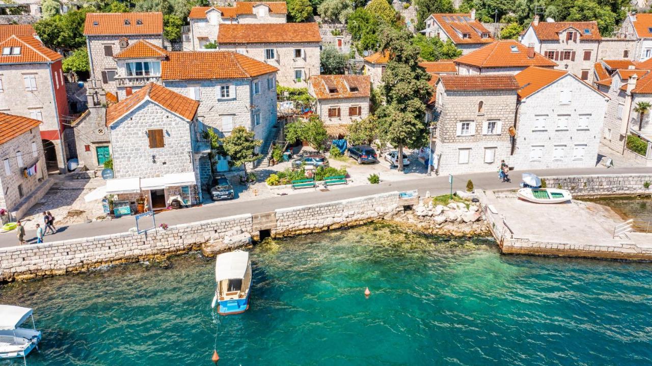 Charming Bohemian House In Perast Villa Exterior foto