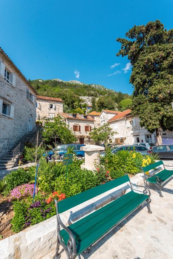 Charming Bohemian House In Perast Villa Exterior foto
