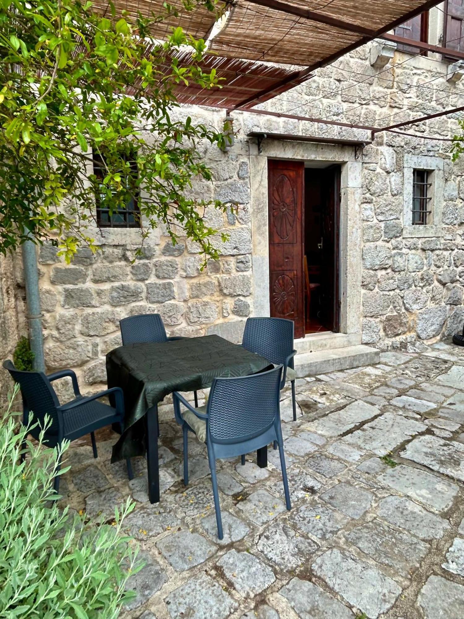 Charming Bohemian House In Perast Villa Exterior foto